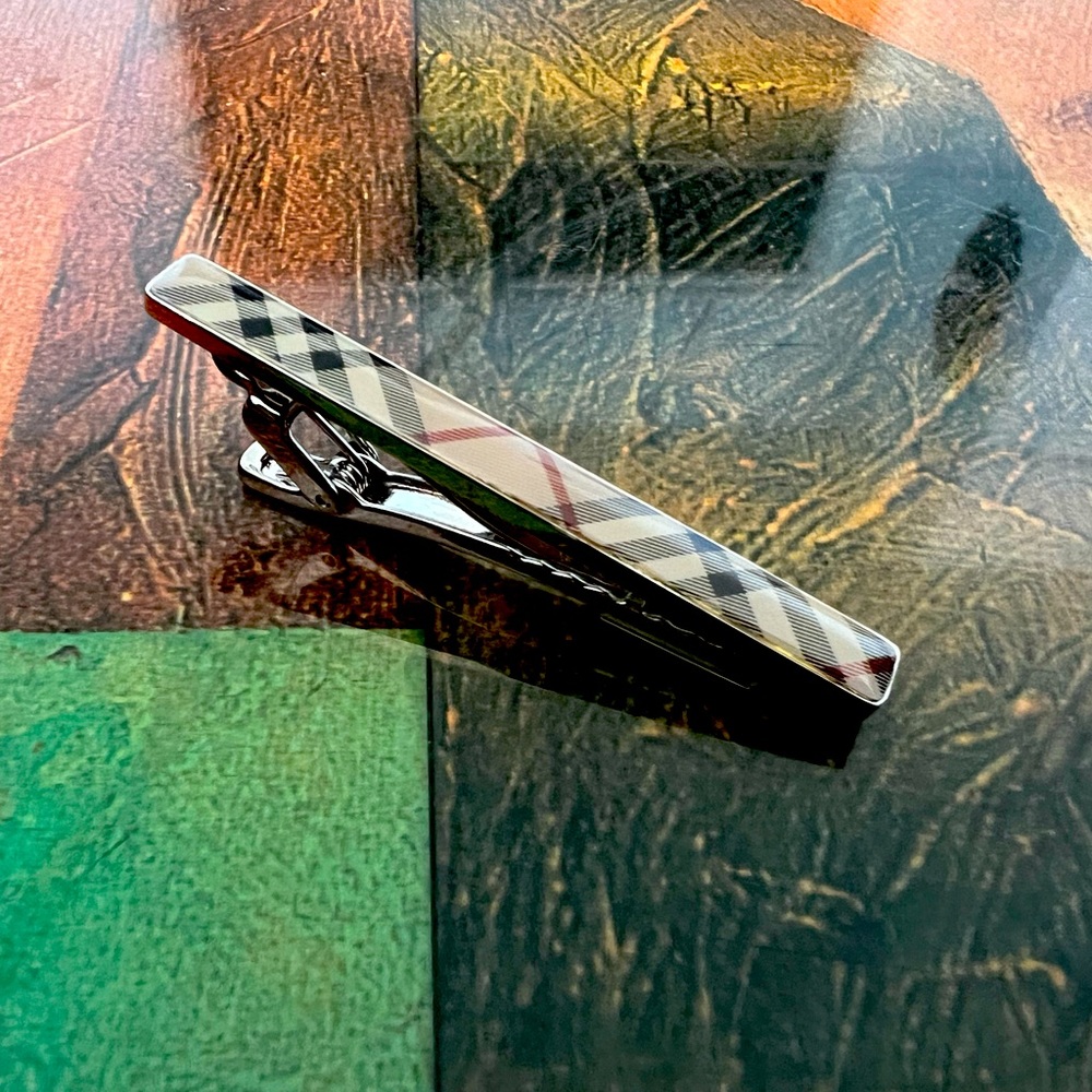 Burberry check tie bar
